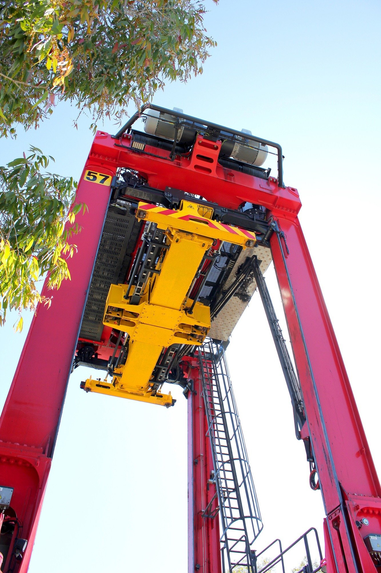 Machinery Shipping from the UK — Heavy Equipment & Plant Logistics | London Moving